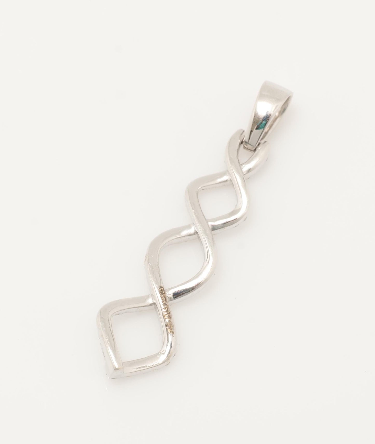 Linking Geometric Natural Diamond Pendant