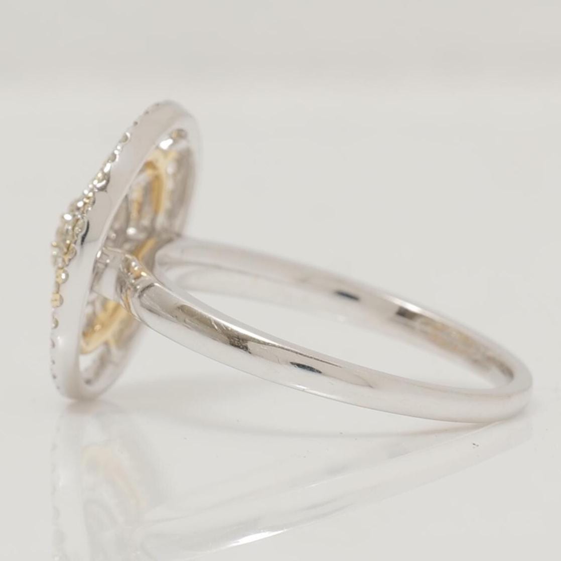 Round Cluster Diamond Ring