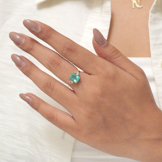 Natural Emerald & Diamond Ring