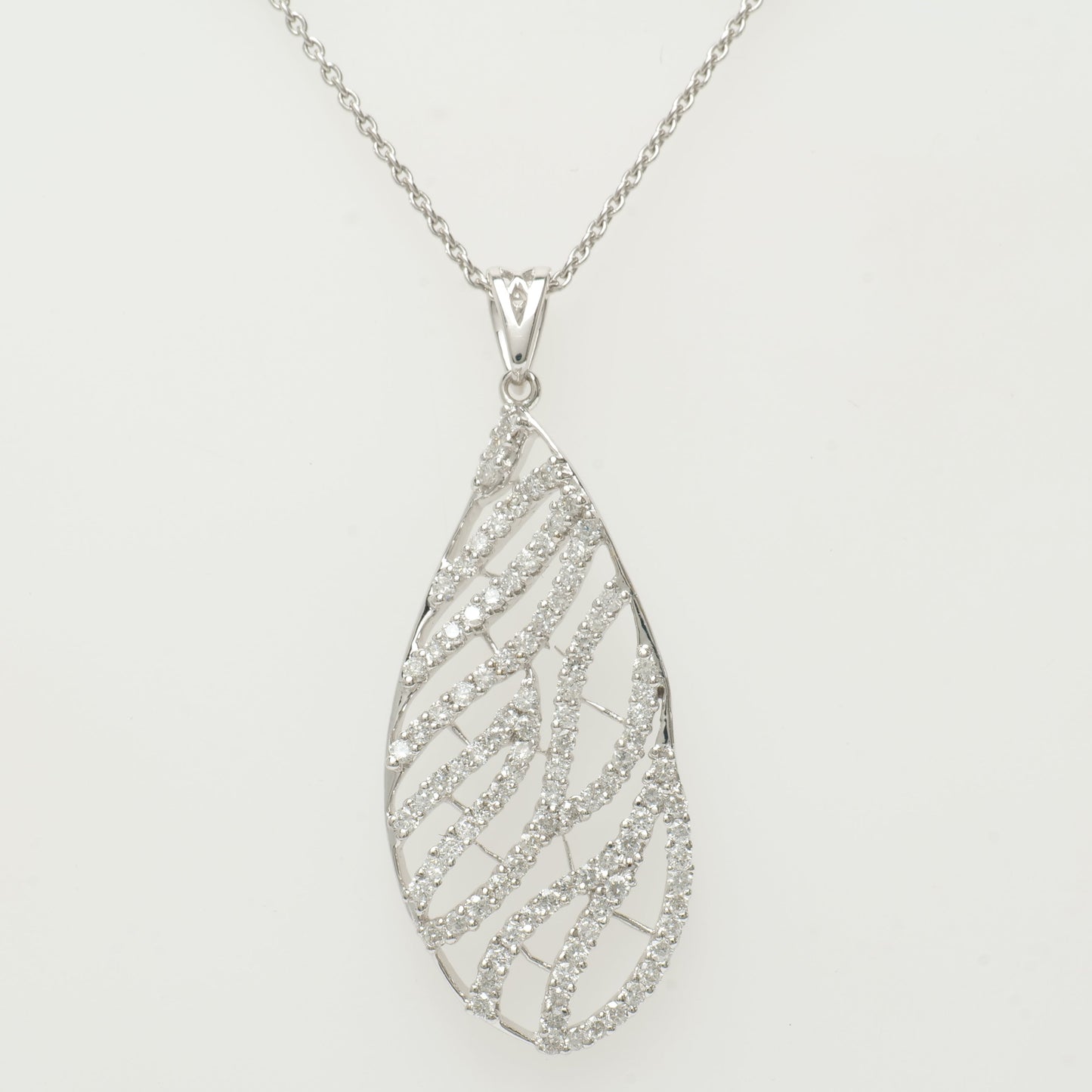 Leaf Pattern Natural Diamond Pendant Necklace