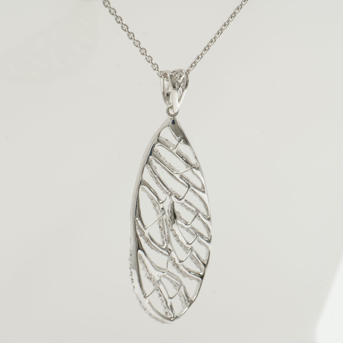 Leaf Pattern Natural Diamond Pendant Necklace