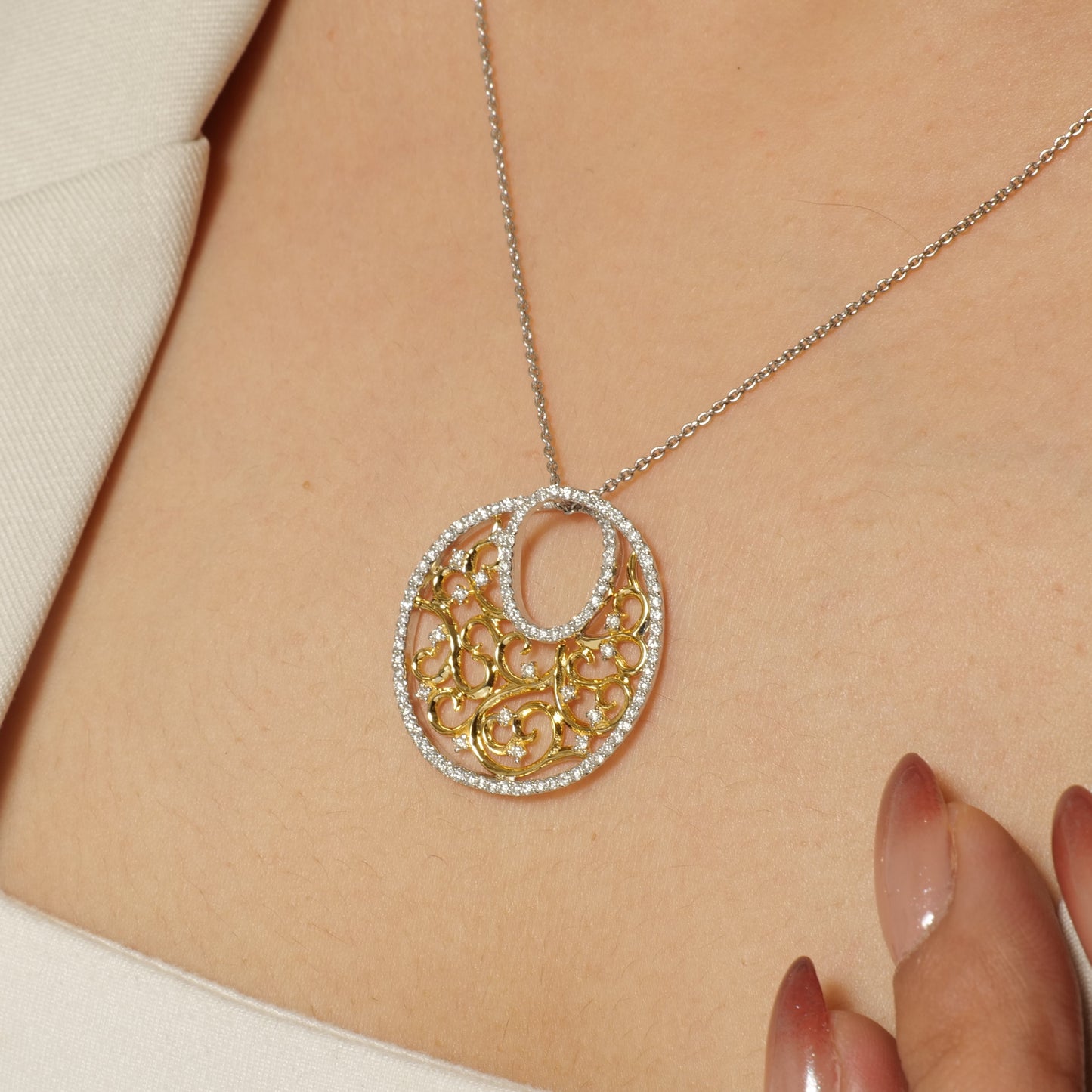 Filigree Circle Natural Diamond Pendant Necklace