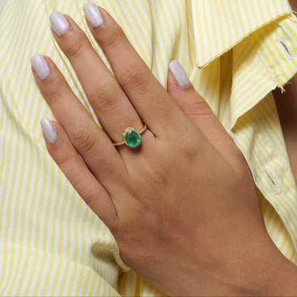 Oval Emerald Ring