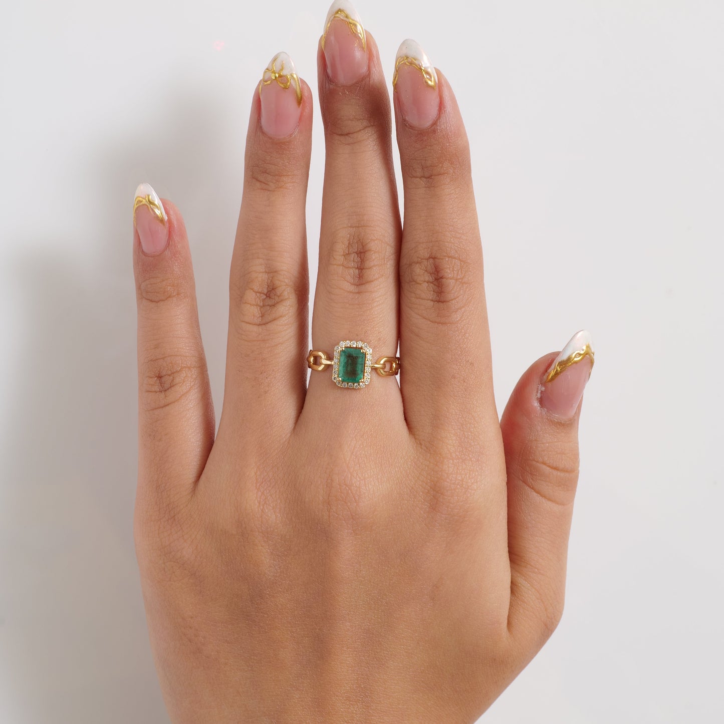 Natural Emerald Diamond Chain Link Ring