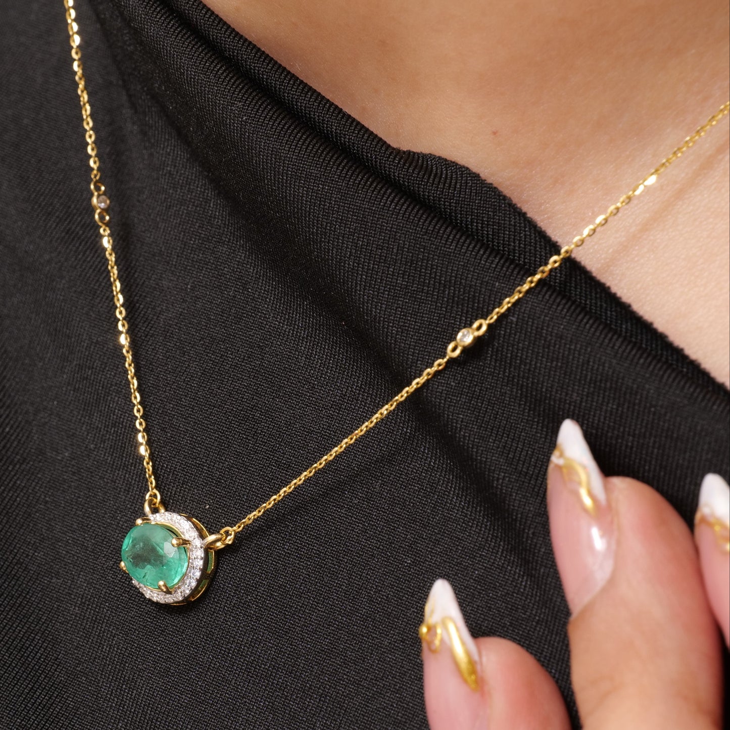 Oval Emerald Diamond Halo Necklace