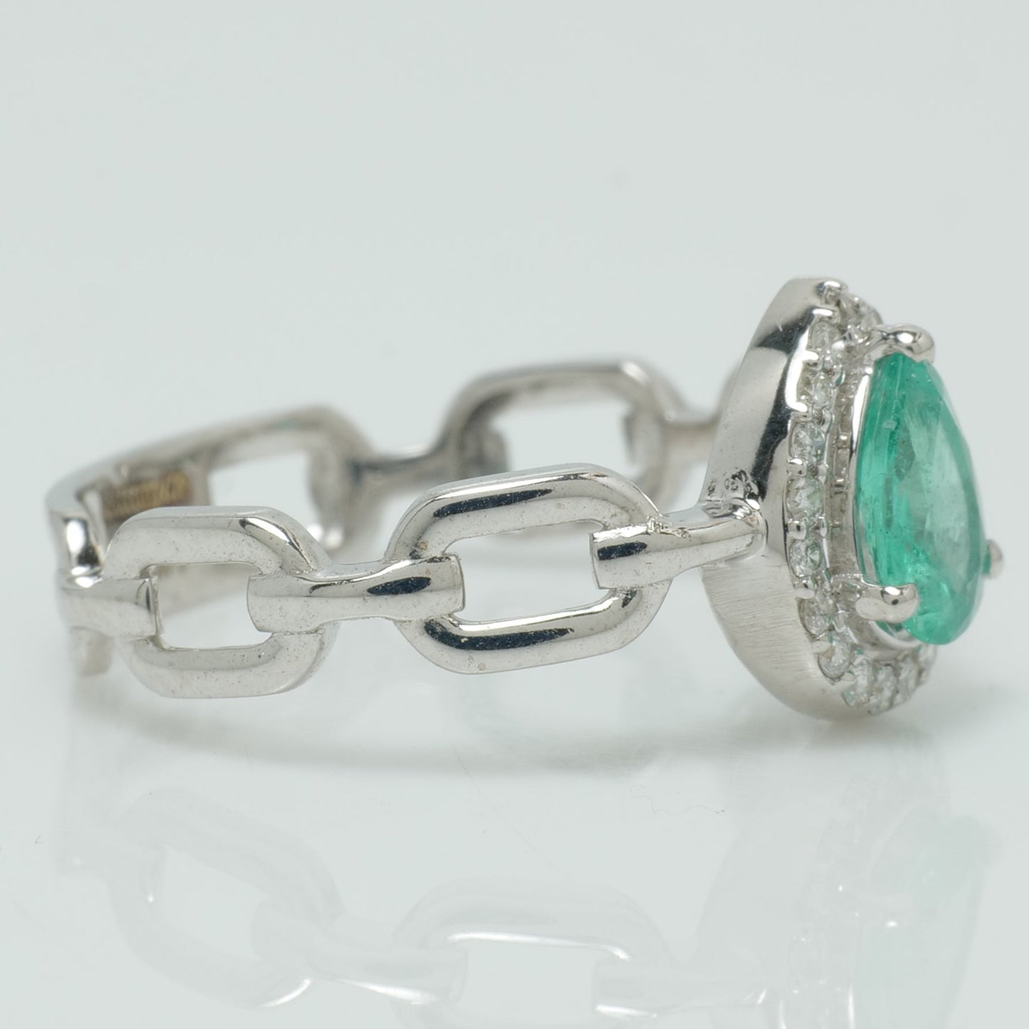 Pear Emerald Halo Chain Link Ring