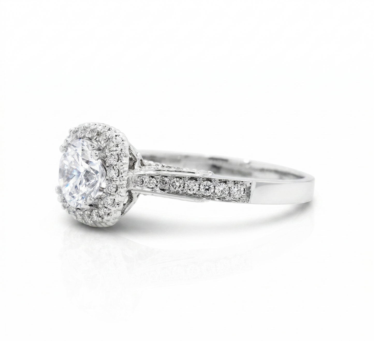 Halo square-shaped lab diamond engagement ring in solid gold
