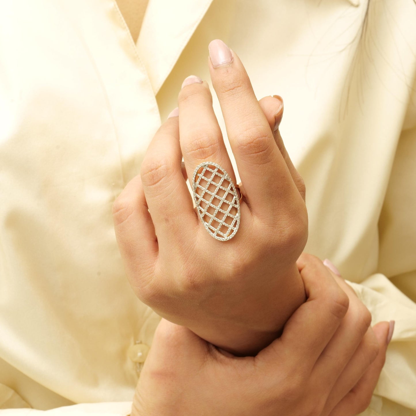 Oval Mesh Diamond Ring