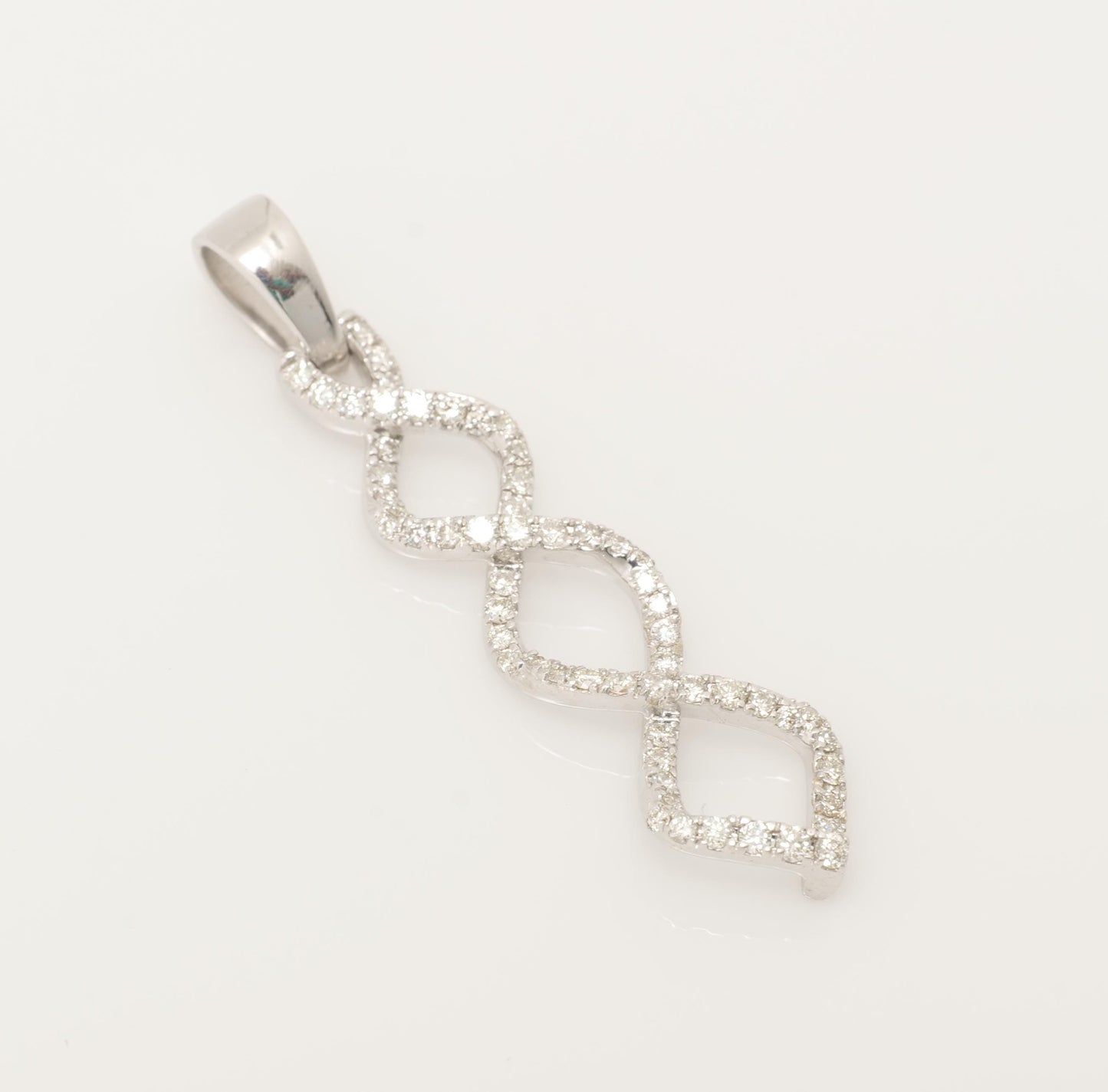 Linking Geometric Natural Diamond Pendant