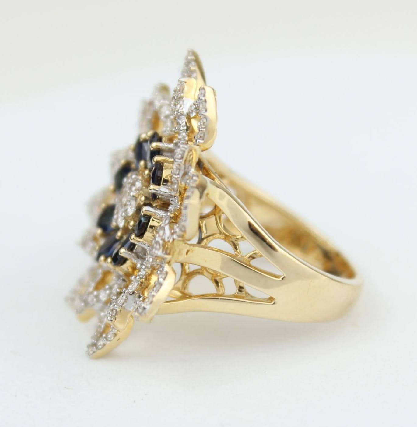 Flower Natural Diamond & Blue Sapphire Ring