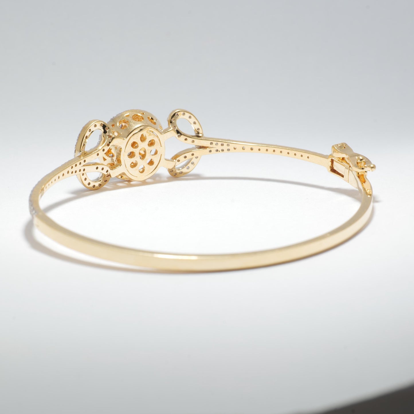 Flower Disc Diamond Bracelet