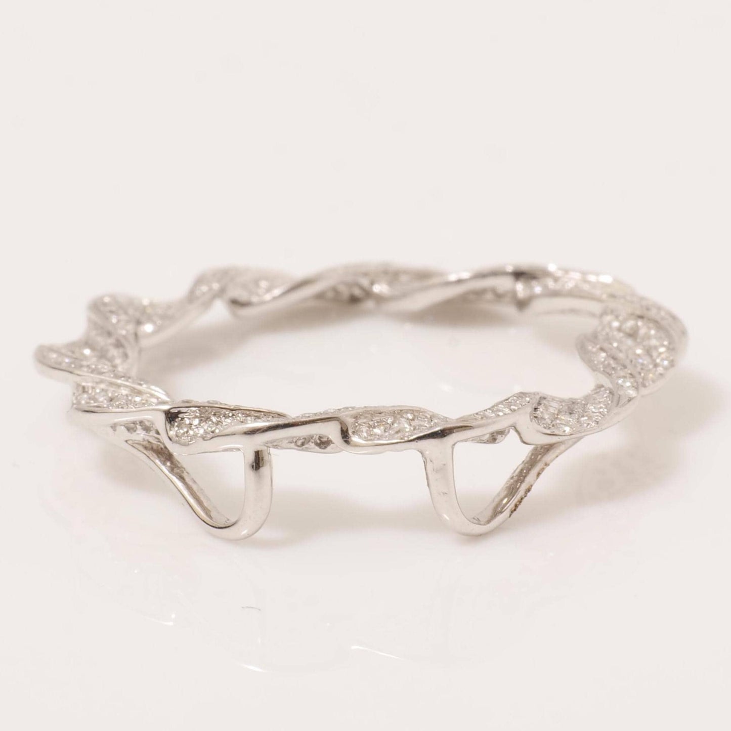 Twist Circle Natural Diamond Pendant