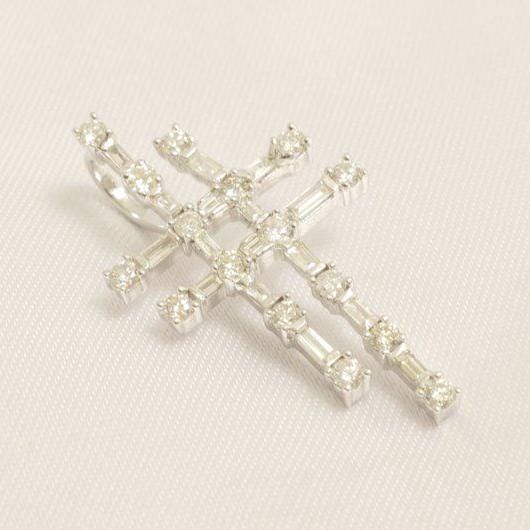 Cross Diamond Pendant Necklace