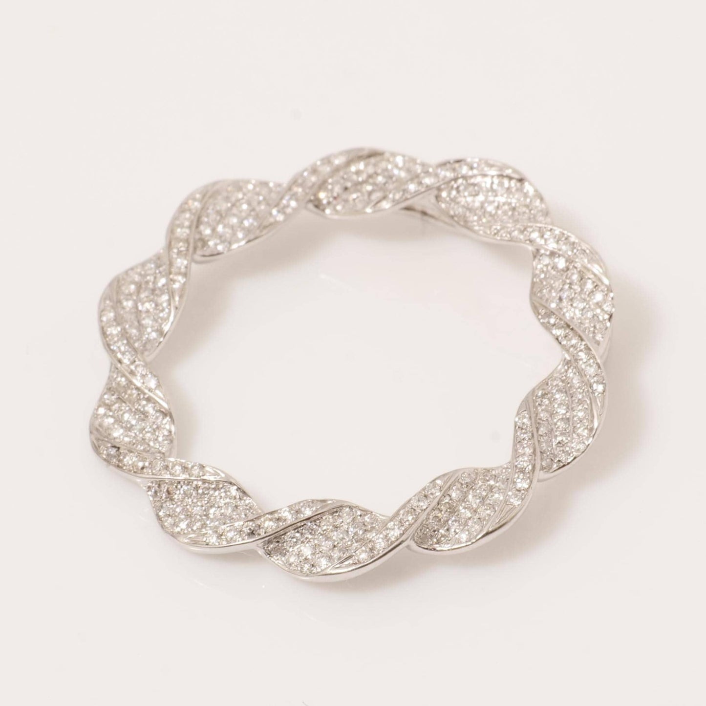 Twist Circle Natural Diamond Pendant
