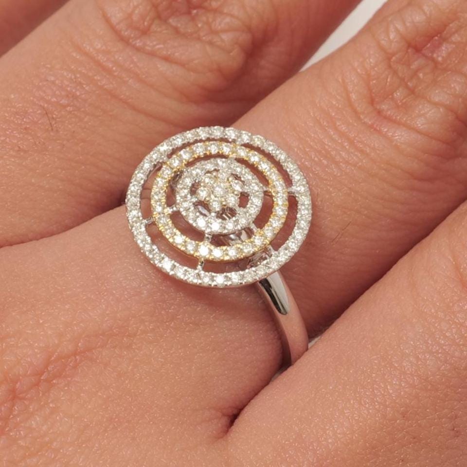 Round Cluster Diamond Ring