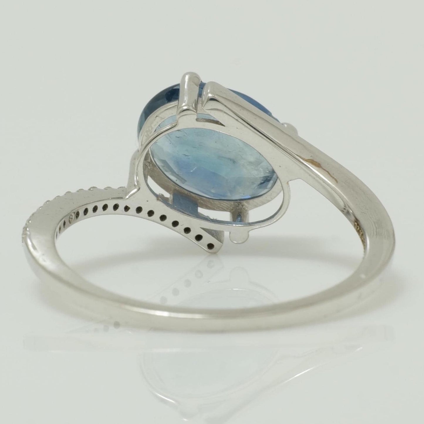 Blue Sapphire Oval Natural Diamond Ring