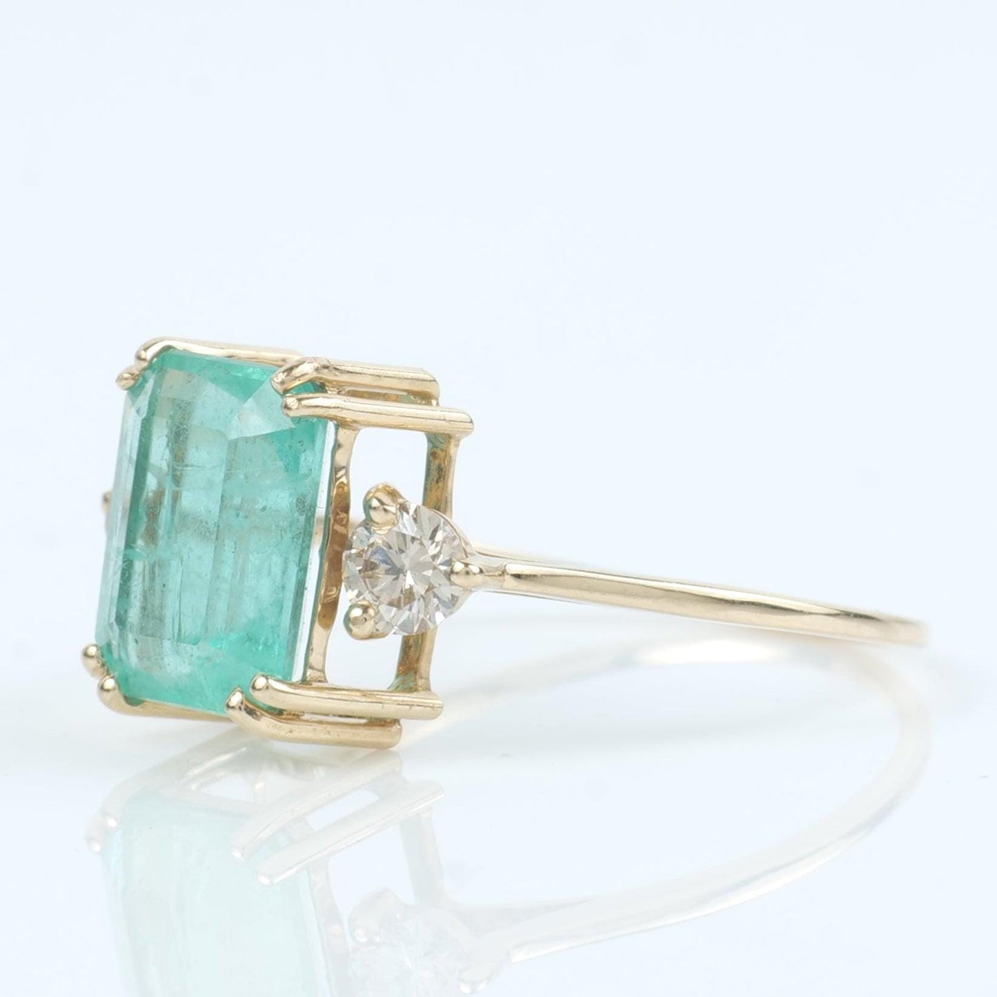 Natural Emerald & Diamond Ring