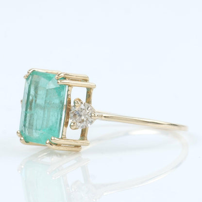 Natural Emerald & Diamond Ring