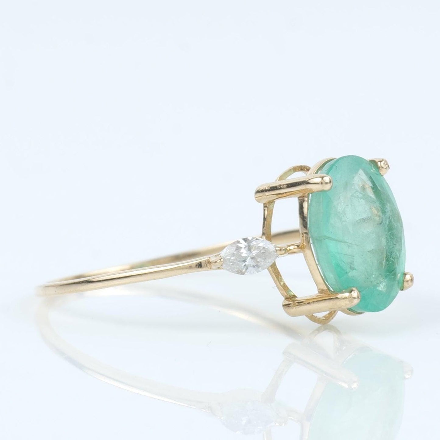 Oval Green Emerald Diamond Ring