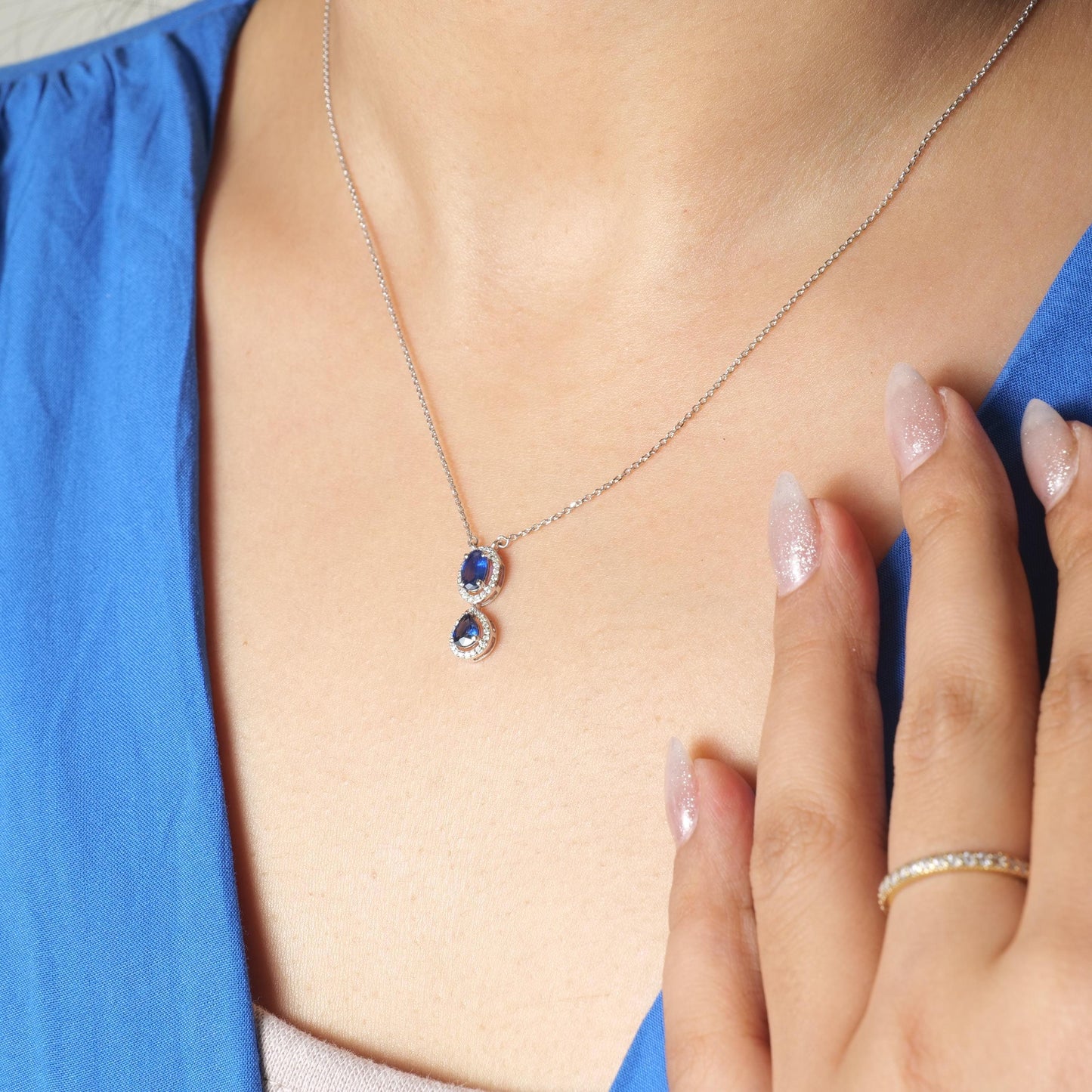 Oval Natural Blue Sapphire Halo Diamond Necklace