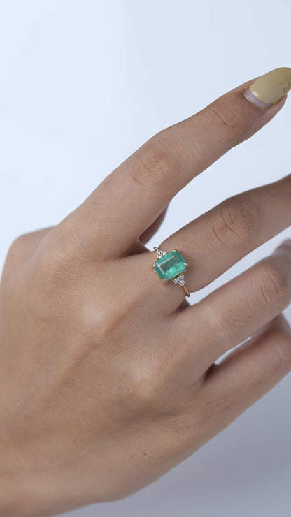 Emerald Diamond Ring