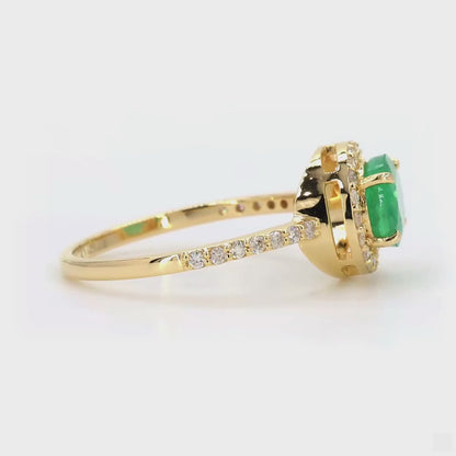 Oval Emerald Ring